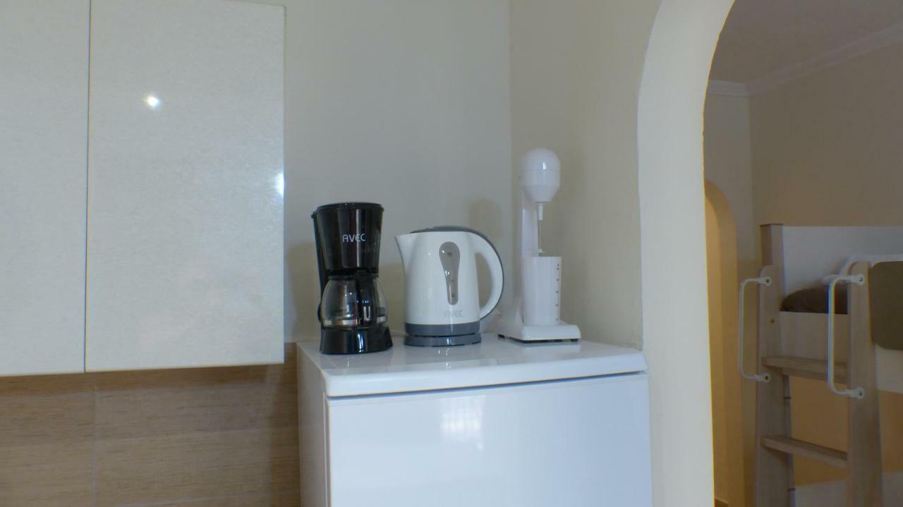 White Apartment 70M From The Sea เนอาเปรามอส ภายนอก รูปภาพ