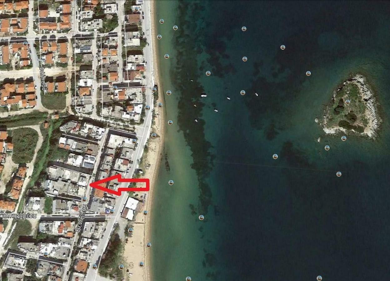 White Apartment 70M From The Sea เนอาเปรามอส ภายนอก รูปภาพ